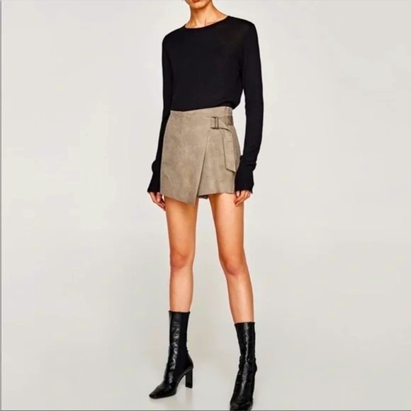 Zara Gray Envelope Suede Skort - Picture 3 of 3